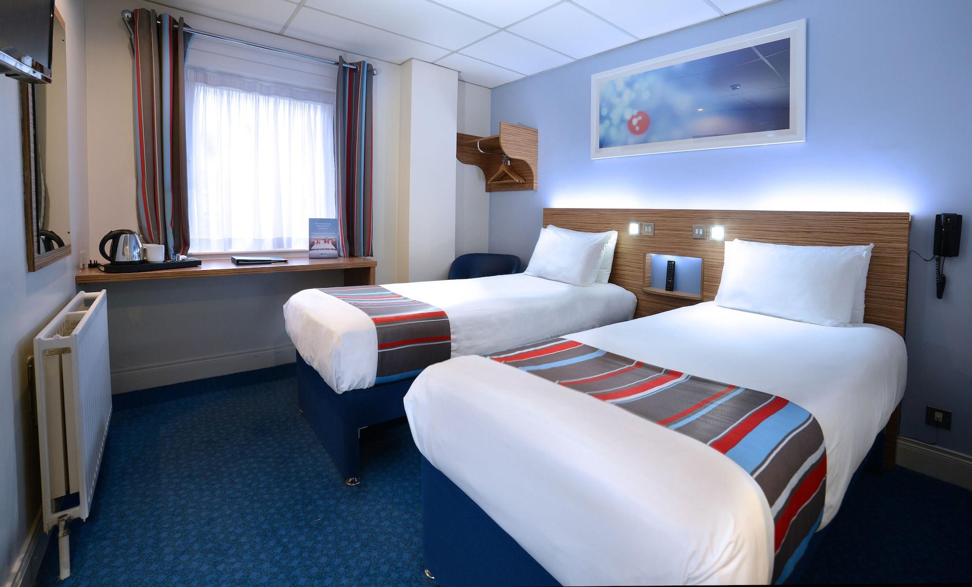 Travelodge Вотафорд Экстерьер фото