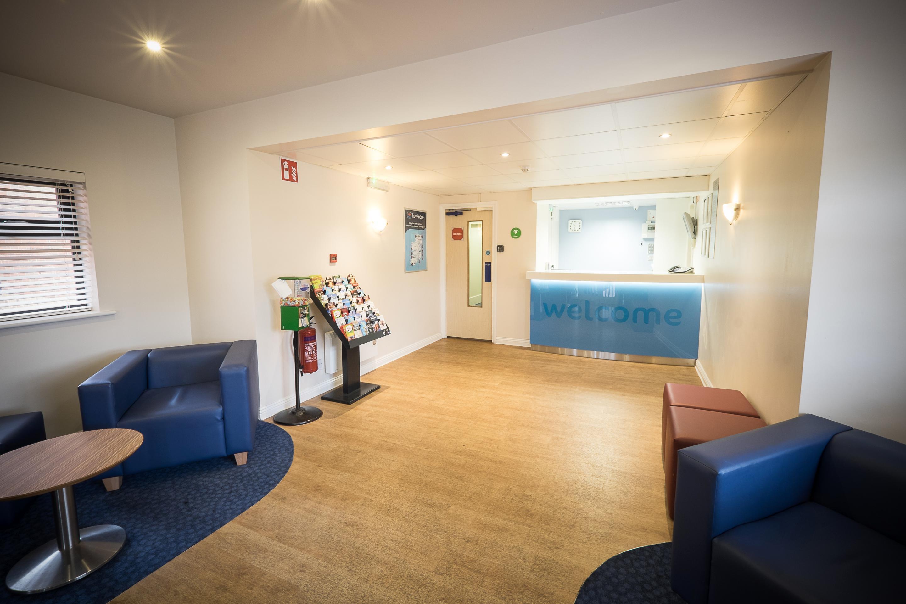 Travelodge Вотафорд Экстерьер фото