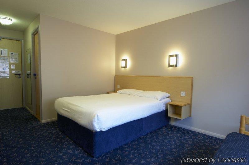 Travelodge Вотафорд Экстерьер фото