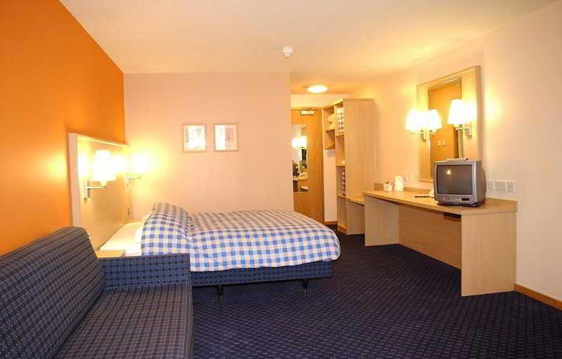 Travelodge Вотафорд Номер фото