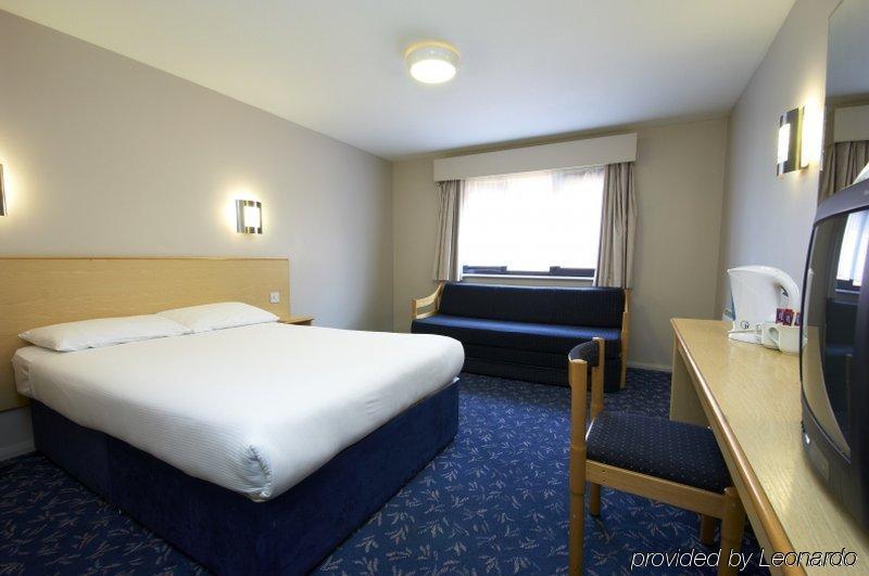 Travelodge Вотафорд Экстерьер фото