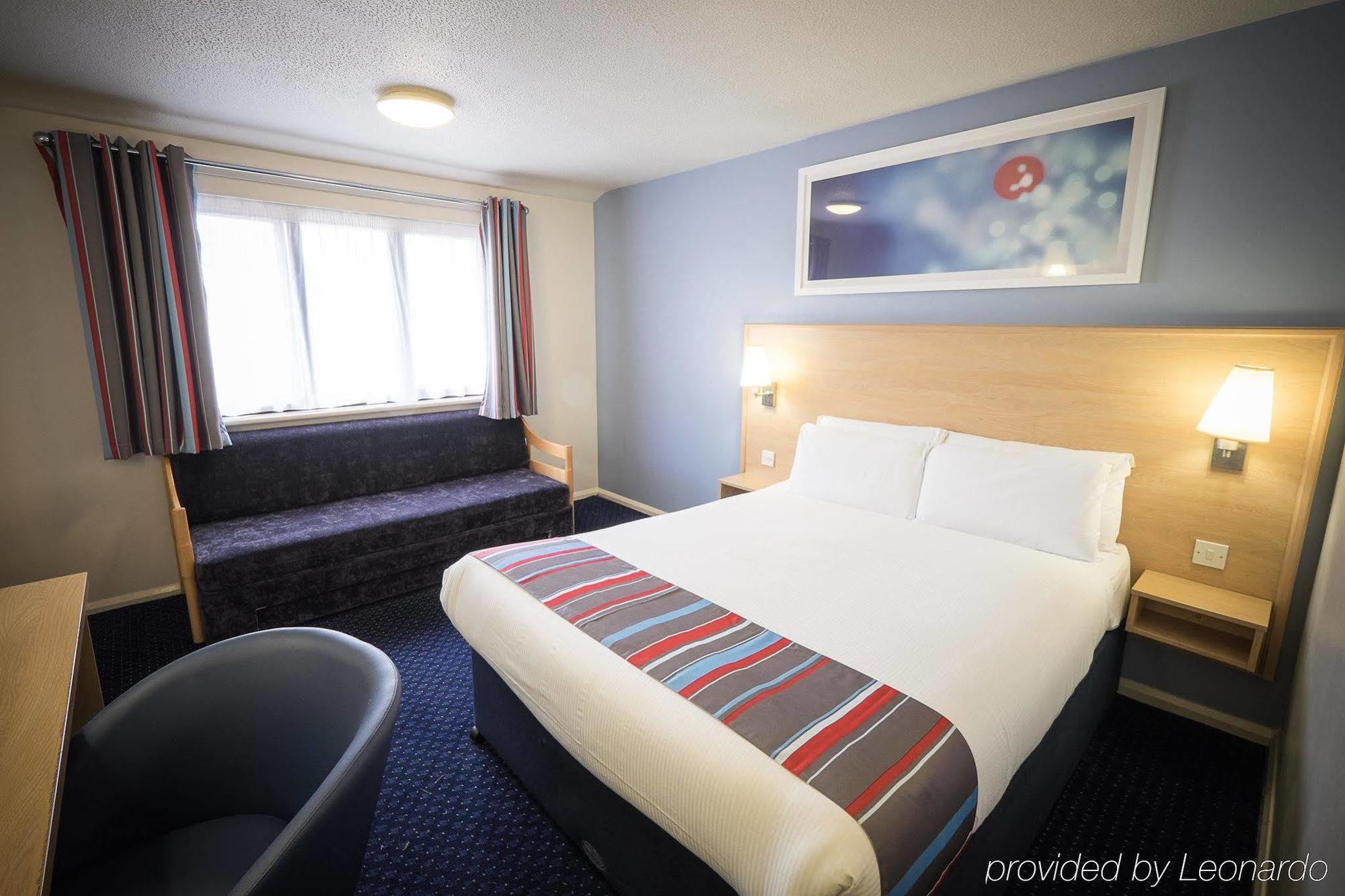 Travelodge Вотафорд Экстерьер фото