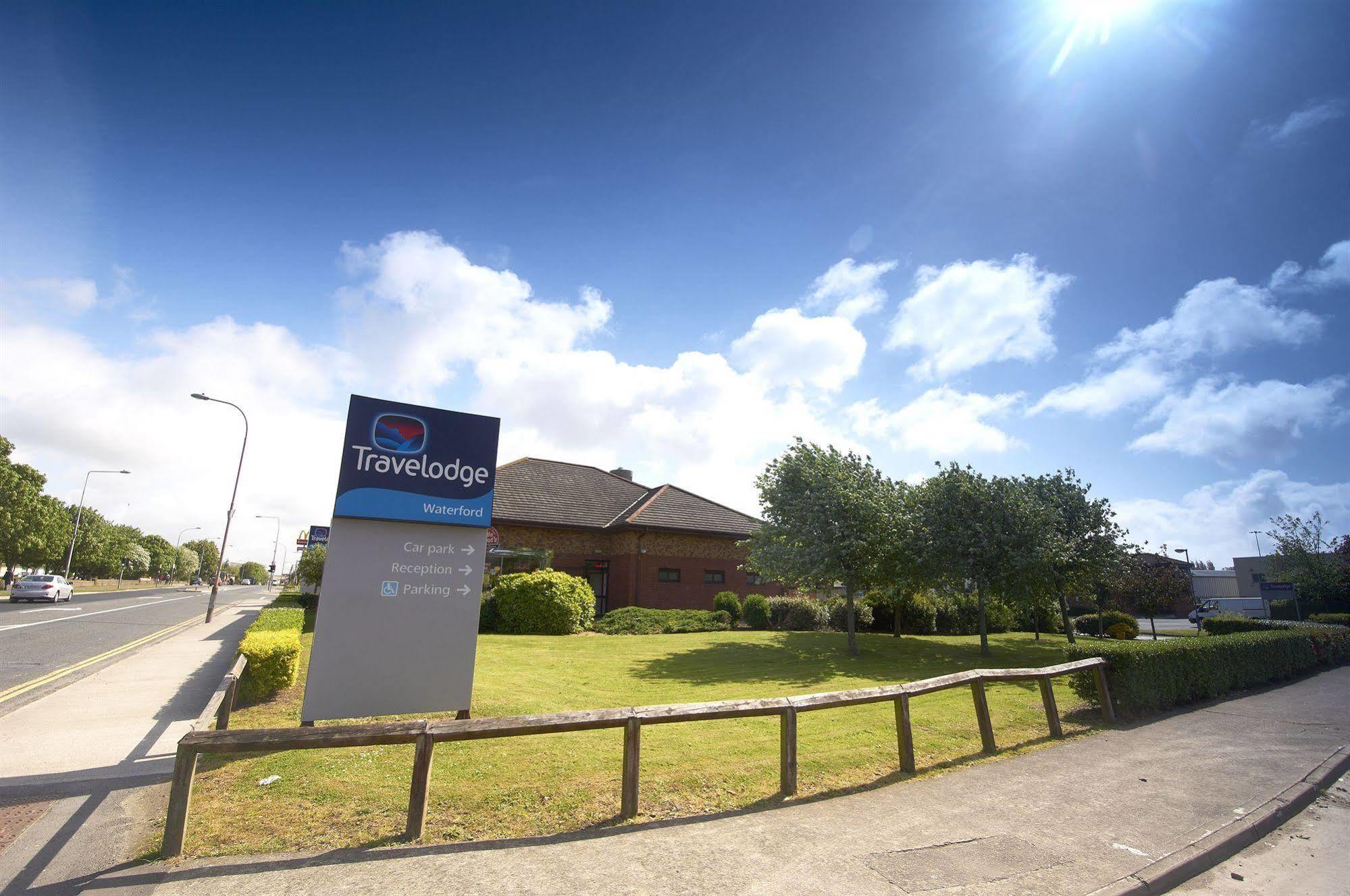 Travelodge Вотафорд Экстерьер фото
