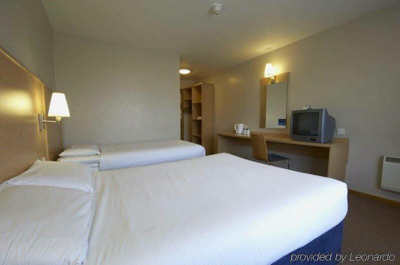 Travelodge Вотафорд Экстерьер фото